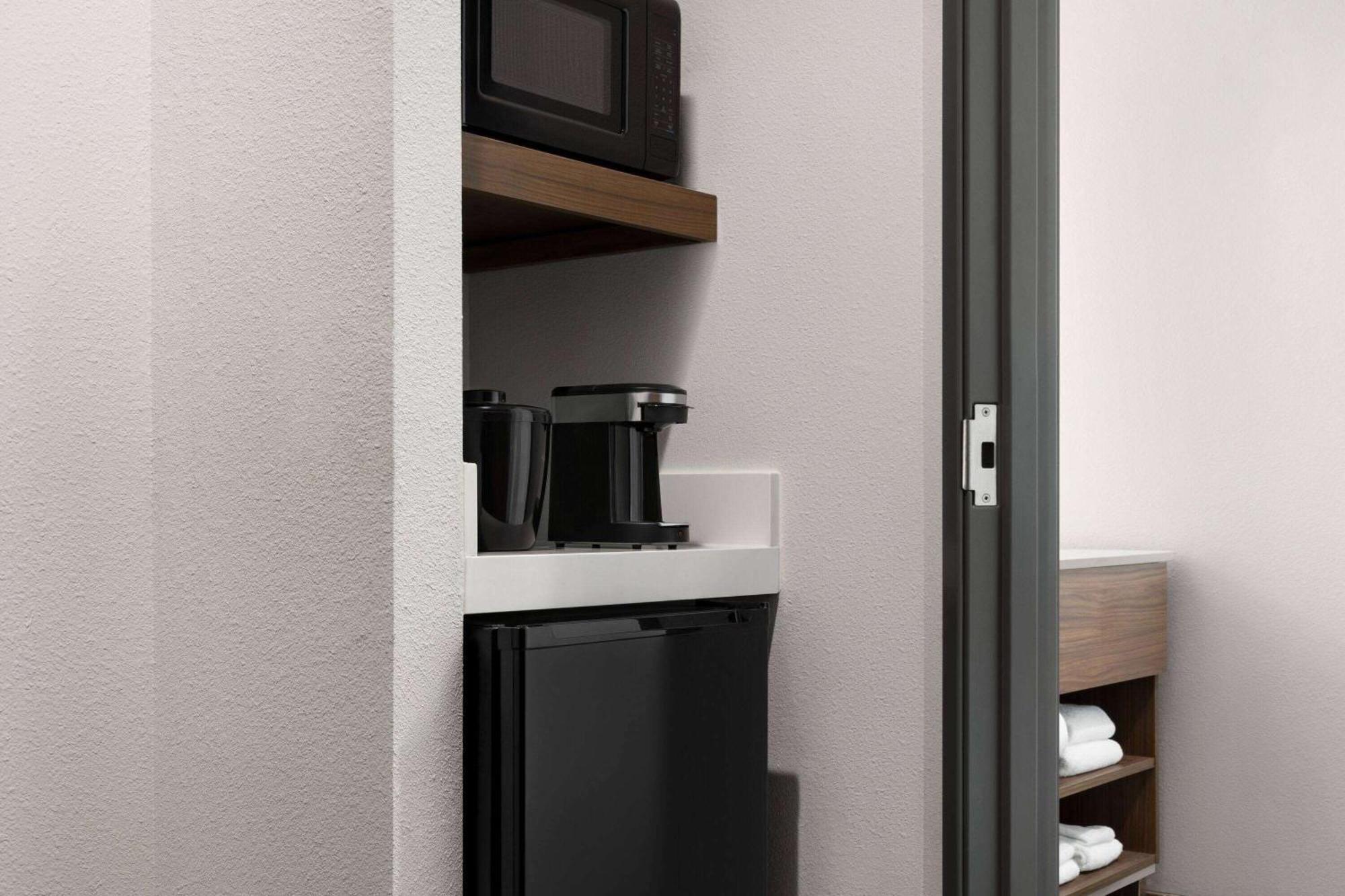 La Quinta Inn & Suites By Wyndham Austin South 外观 照片